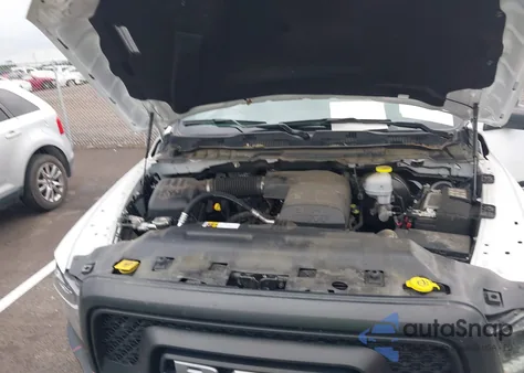 2023 Ram 1500 Classic Warlock 4X4 5'7 Box z USA, uszkodzony, nr VIN 1C6RR7LG0PS548147